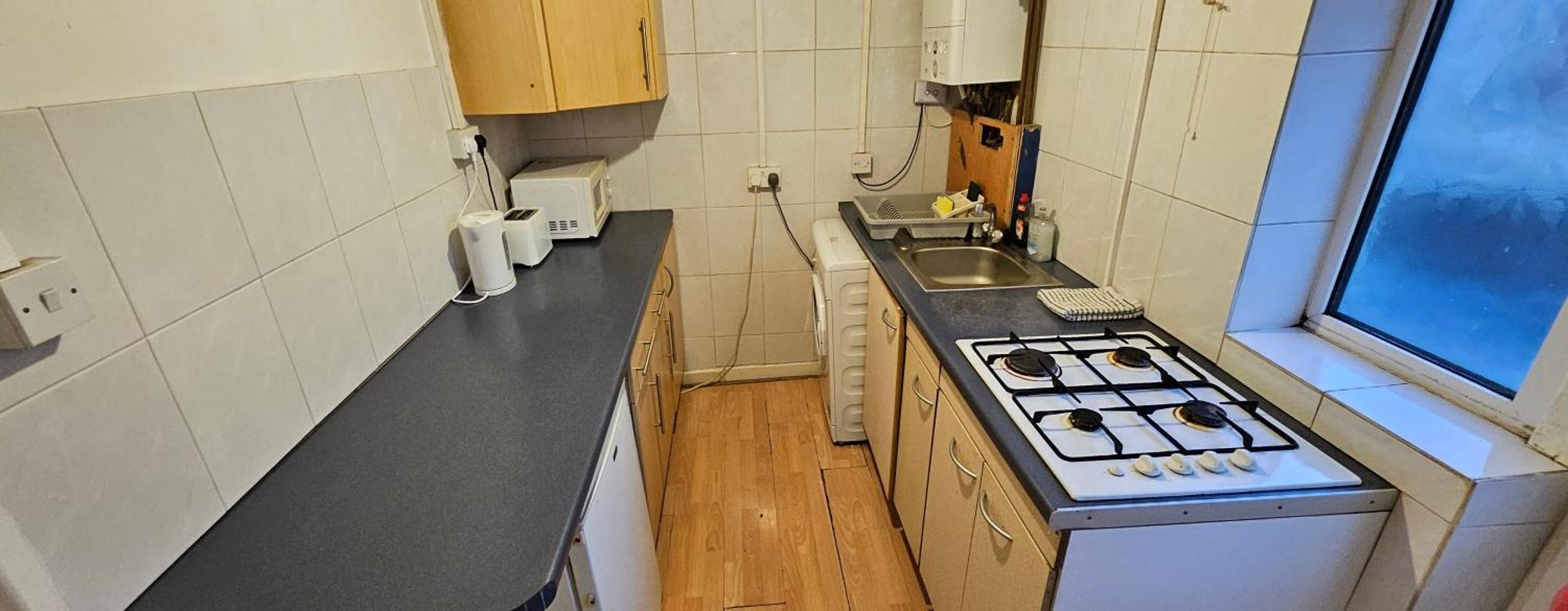 No Frills & Nothing Fancy 1 Bed Centre Apartment Cardiff